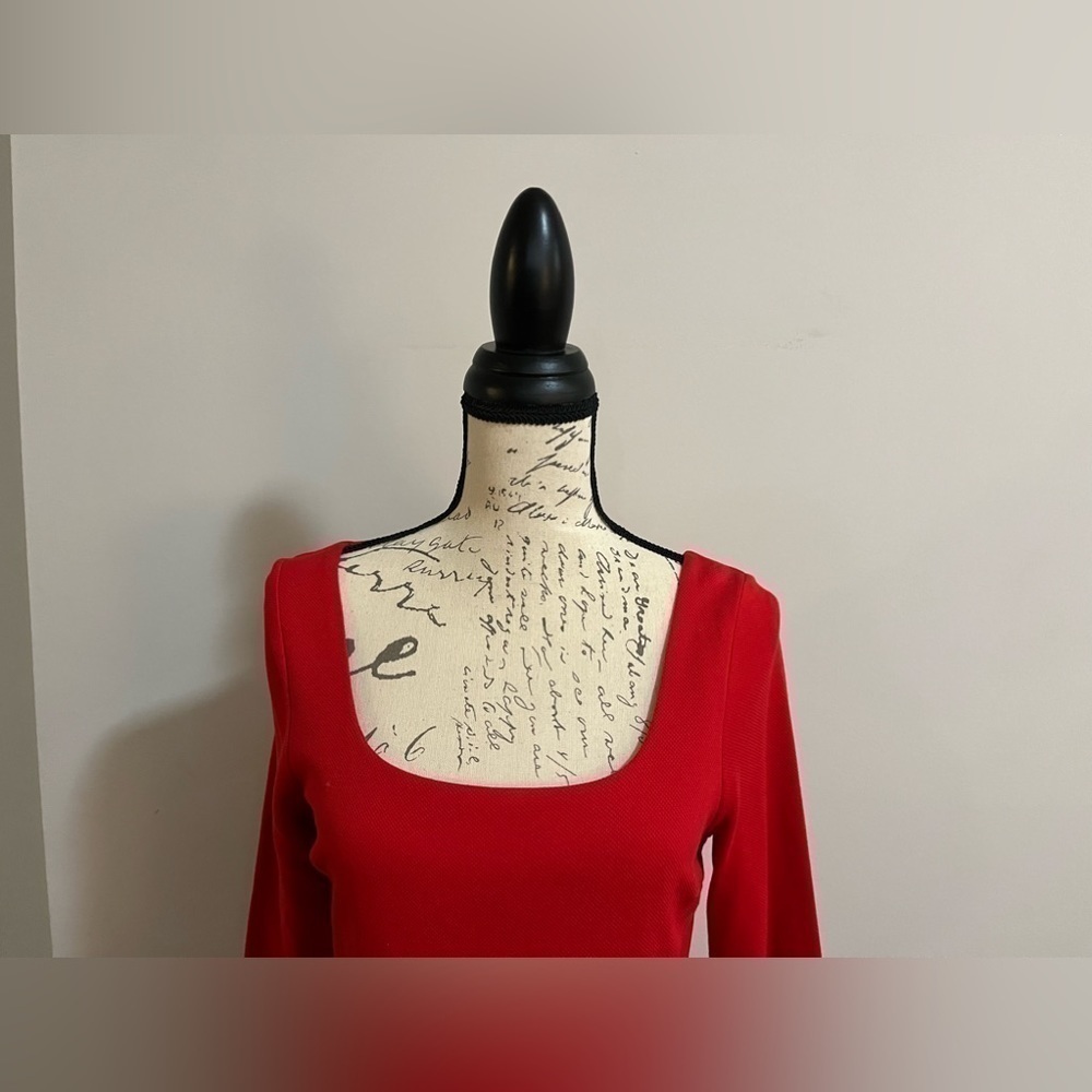 🖤 GREAT PRICE!  Super cute red dress with stretch - Picture 5 of 5